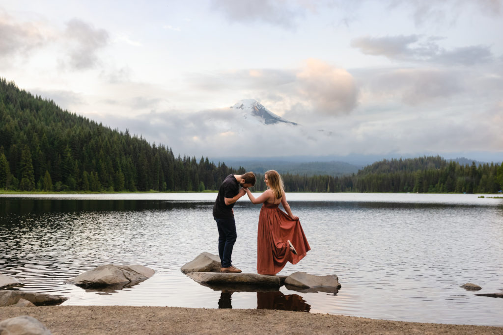 how to elope in Oregon, elopement planning, elopement checklist